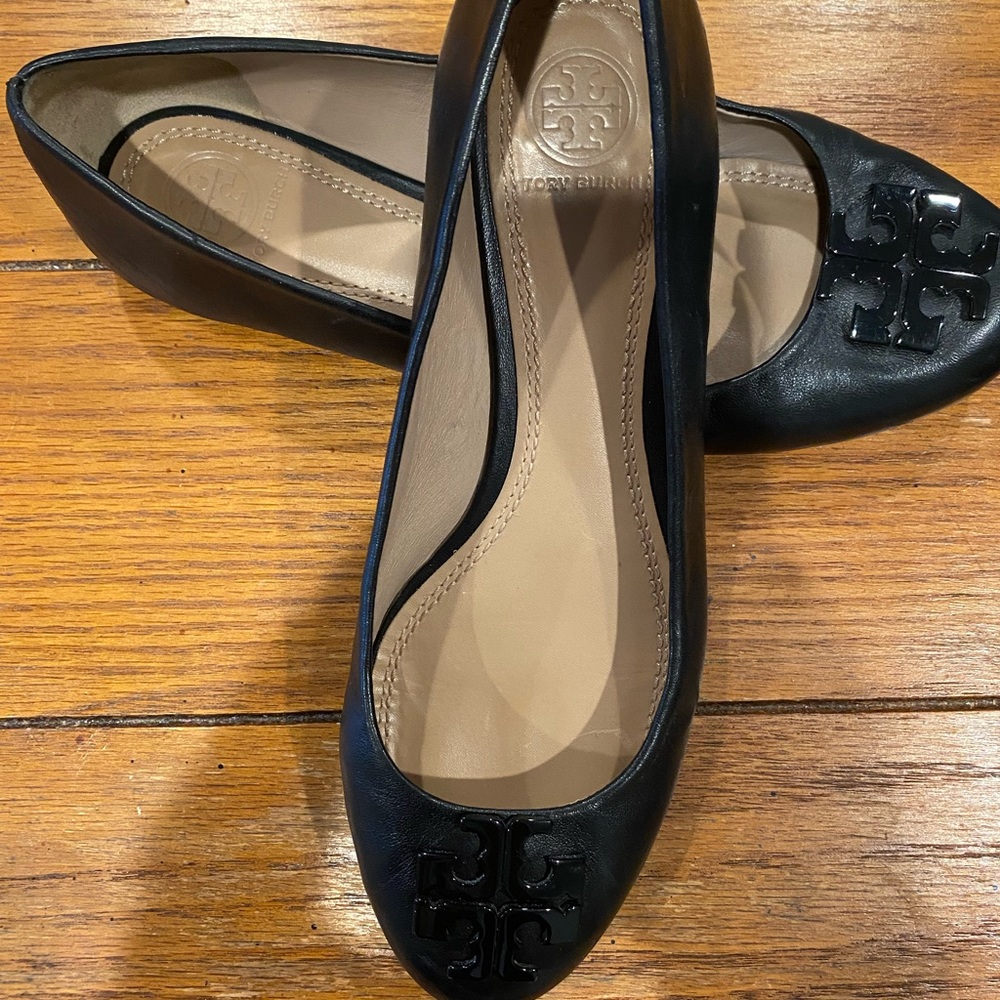 Tory Burch Black Flats Size 8